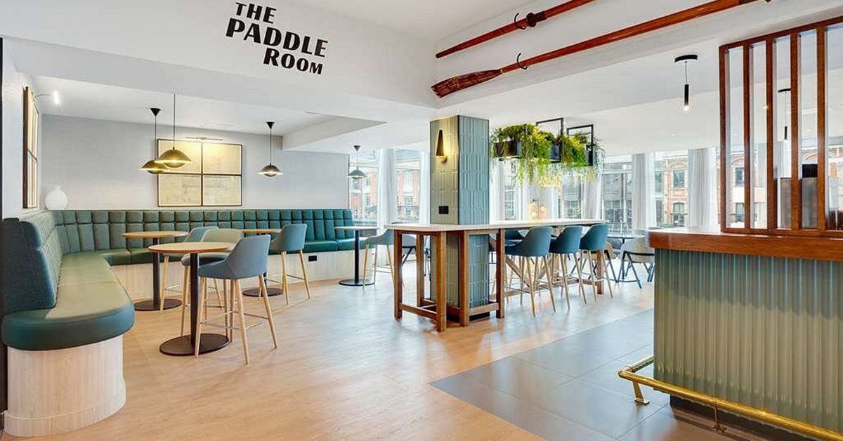 Contract furniture by Bourne Furniture at the Paddle Room, Park Inn York bar and restaurant - bar stools, tables and bespoke banquette seating.
